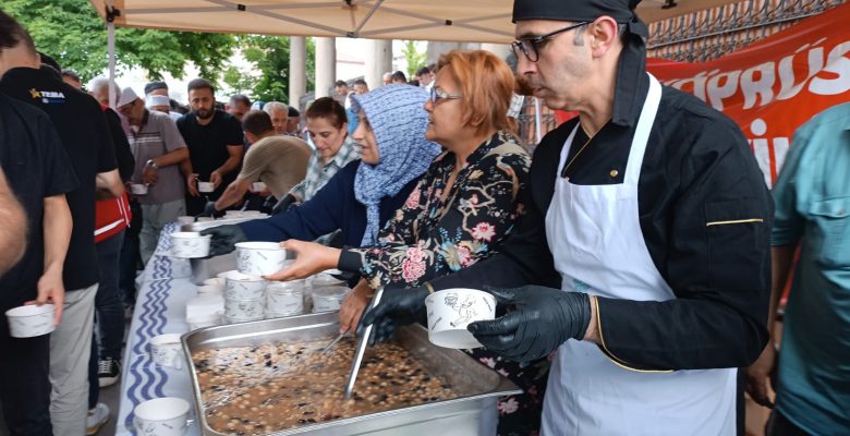 GÖNÜLLÜ ANNELER İLE ERMED’DEN ANLAMLI İKRAM