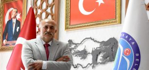 Özcan: ‘Atatürk’ün önderliğindeki tunç yürekli bir milletin zaferidir’…