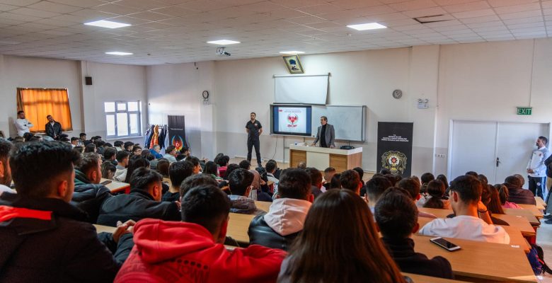 “Elele Güvenle Geleceğe” Temalı Terörle Mücadele Semineri düzenlendi.